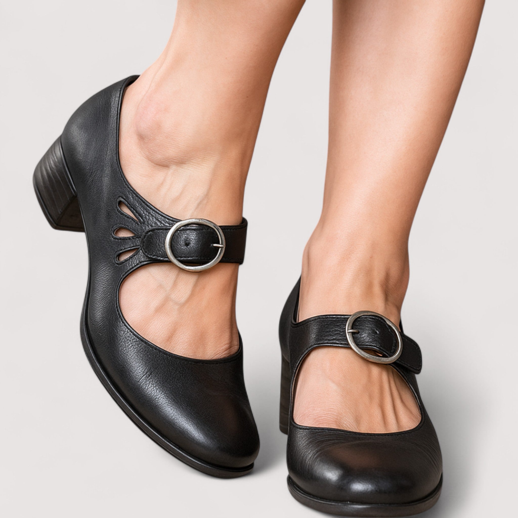 Clara - Elegantní dekolt z ekologické kůže